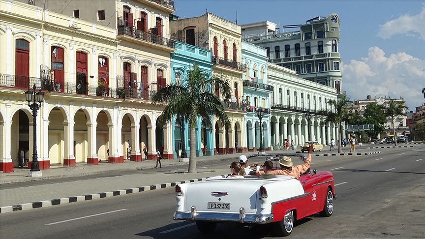 Küba’da yakıt krizi nedeniyle bazı oteller kapanmaya başladı