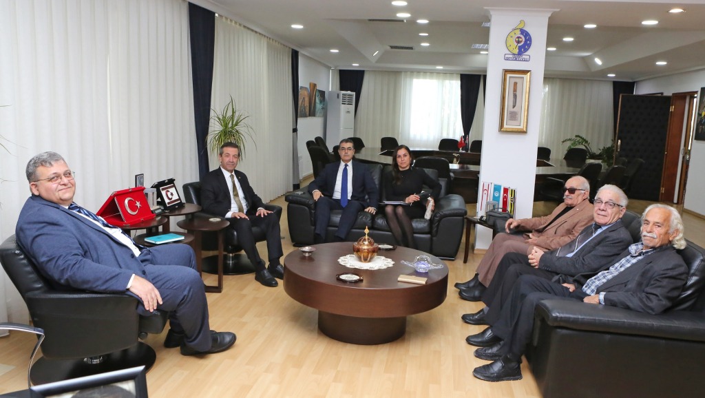 Bakan Ertuğruloğlu, Evkaf heyetini kabul etti