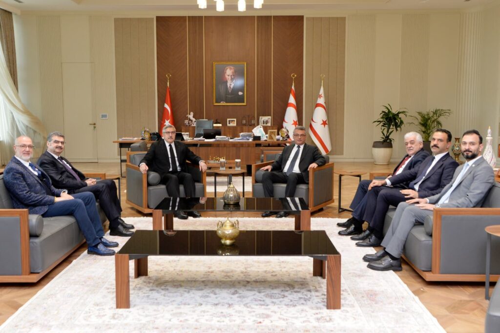 Cumhurbaşkanı Erhürman, AK Parti Genel Başkan Yardımcısı Hüseyin Yayman ve beraberindeki heyeti kabul etti