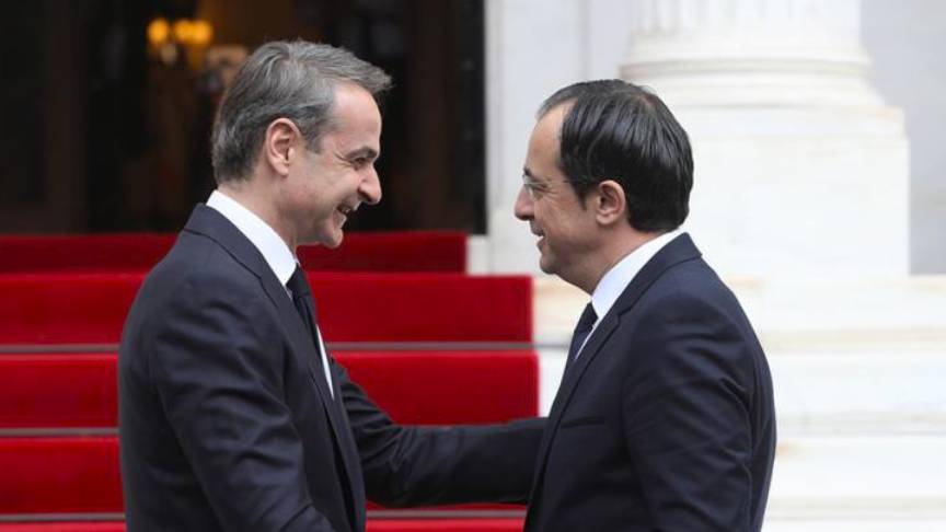 Miçotakis, Ankara ziyareti öncesinde Hristodulidis ile telefonda görüştü