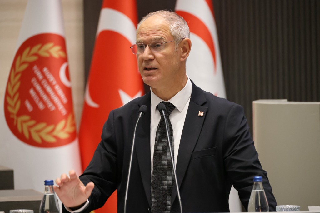 Hasipoğlu’ndan muhalefete: “Samimi olun, yargıyı siyasete alet etmeyin”