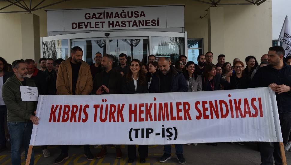 Gürkut: “En son çalışmakla sınayacağınız meslek grubu hekimlerdir”