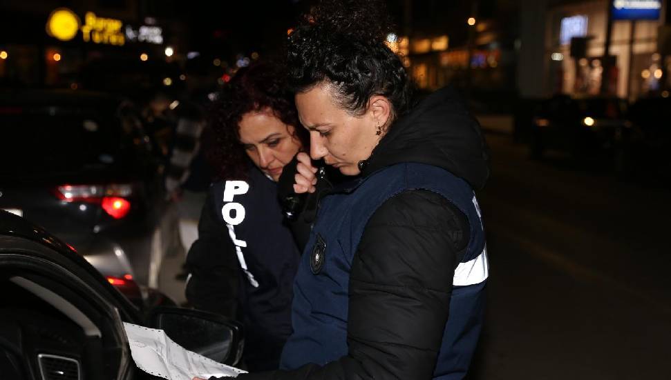 İki ilçede asayiş ve trafik denetimi: 11 tutuklu