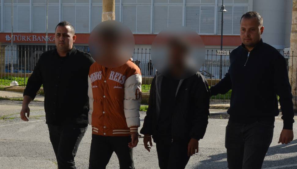 Biri 268, diğeri 267 gündür kaçak