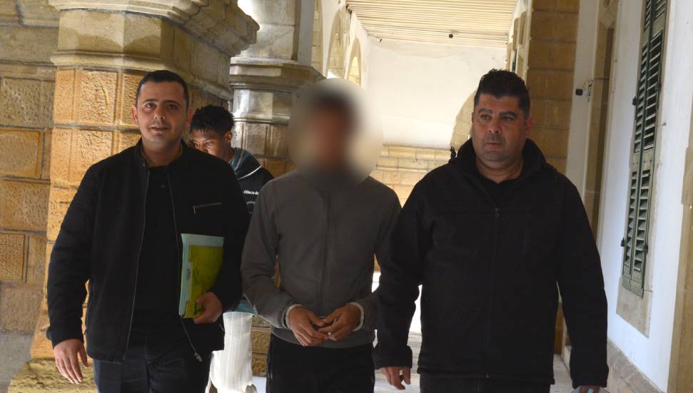 Darp etti, soydu, hasara uğrattı: Teminatla serbest