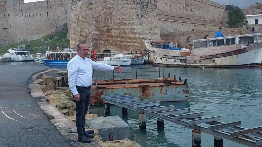 Bakan Ataoğlu, Girne Antik Limanı’nda yürütülen çalışmaları inceledi