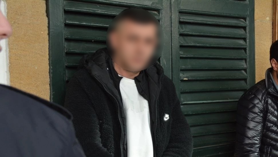 Ercan Havalimanı’nda canlı mermiyle yakalanan zanlı 8 gün daha tutuklu kalacak