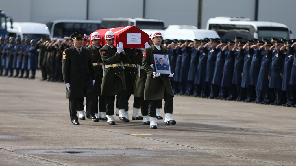 Şehit F-16 pilotu Bolat’ın cenazesi memleketine uğurlandı