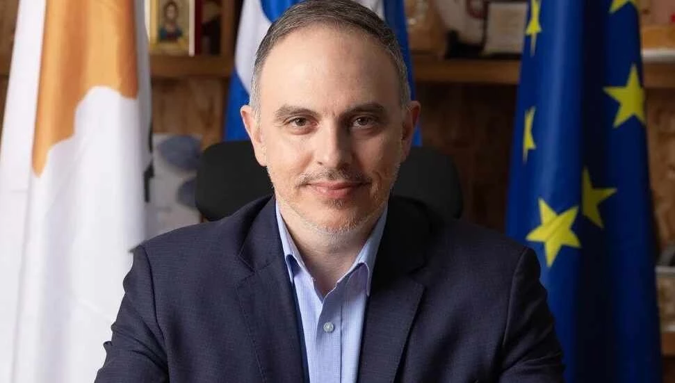 Lefkoşa Rum Belediye Başkanı Prountzos’tan Kaymaklı’ya araçlı geçiş kapısı önerisi