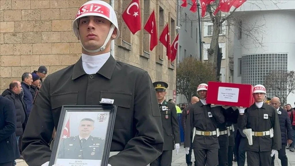 Katar’da şehit olan binbaşı Taştekin, Isparta’da son yolculuğuna uğurlandı