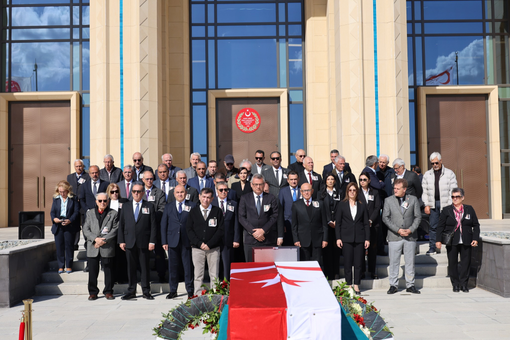 Merhum siyasetçi Salih Coşar son yolculuğuna uğurlanıyor