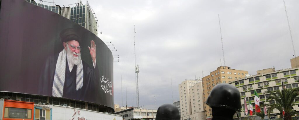 Hamaney’in cenaze töreni ertelendi