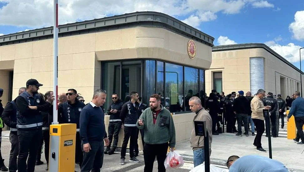 Biber gazlı, tazyikli sulu ve coplu eylem