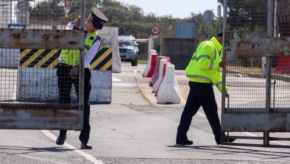İngiltere Savunma Bakanı’nın ziyareti sırasında Ağrotur’da önlem nedeniyle alarm çaldı