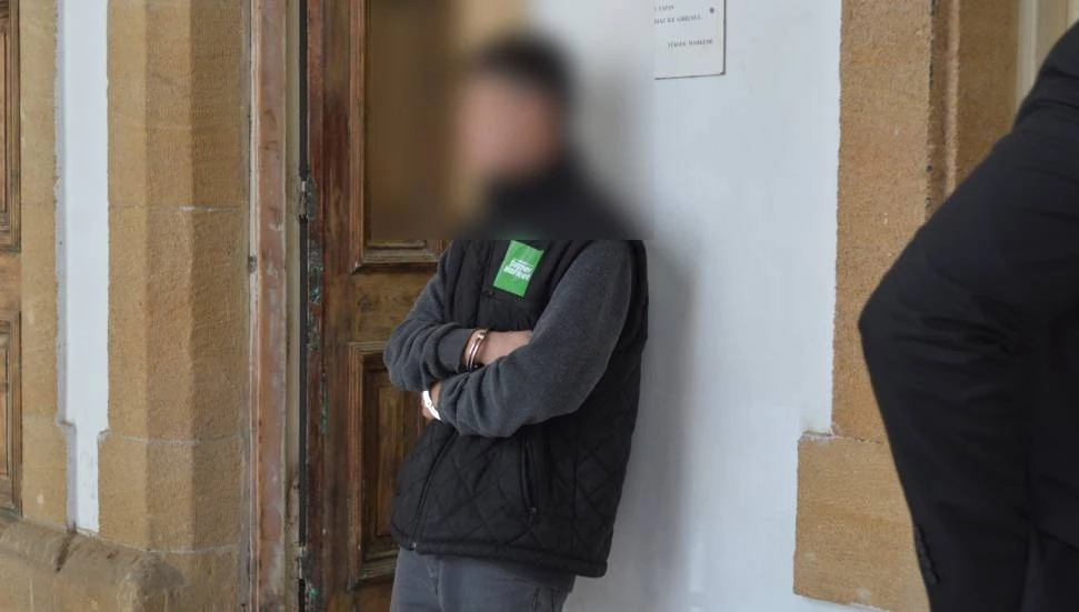 Cinsel saldırıda bulundu, darbetti, kimseye anlatmaması için para teklif etti