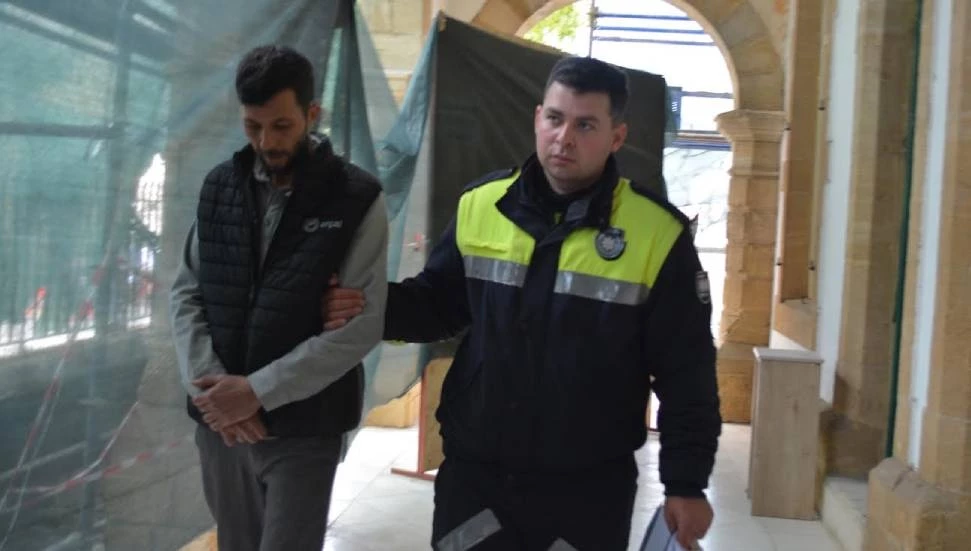 TIR’ı yola park etti, uyuşturucu testi pozitif çıktı