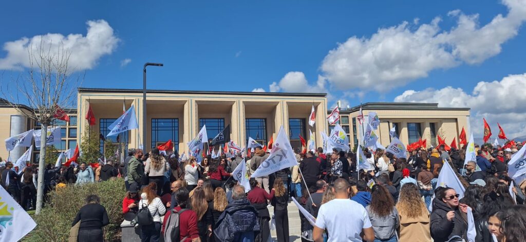 “Meclis, Hayat Pahalılığı Yasası gündemiyle açılıncaya kadar genel grev askıya alındı”