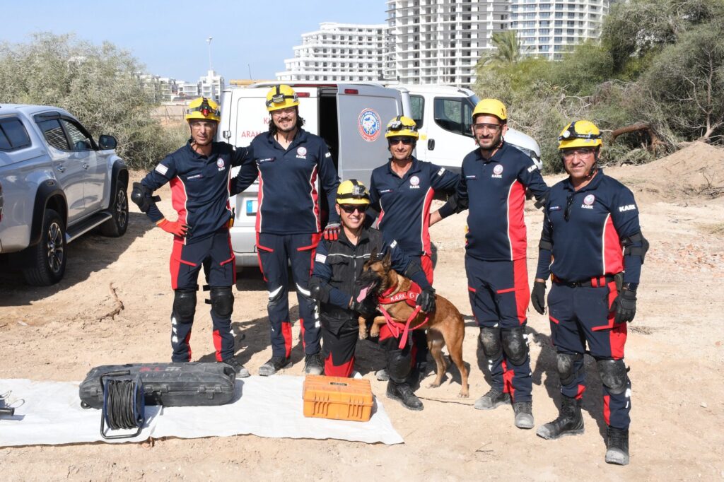 KARK’ın arama kurtarma köpeği Sebil, Tekirdağ’da bir enkaz çalışmasına katıldı