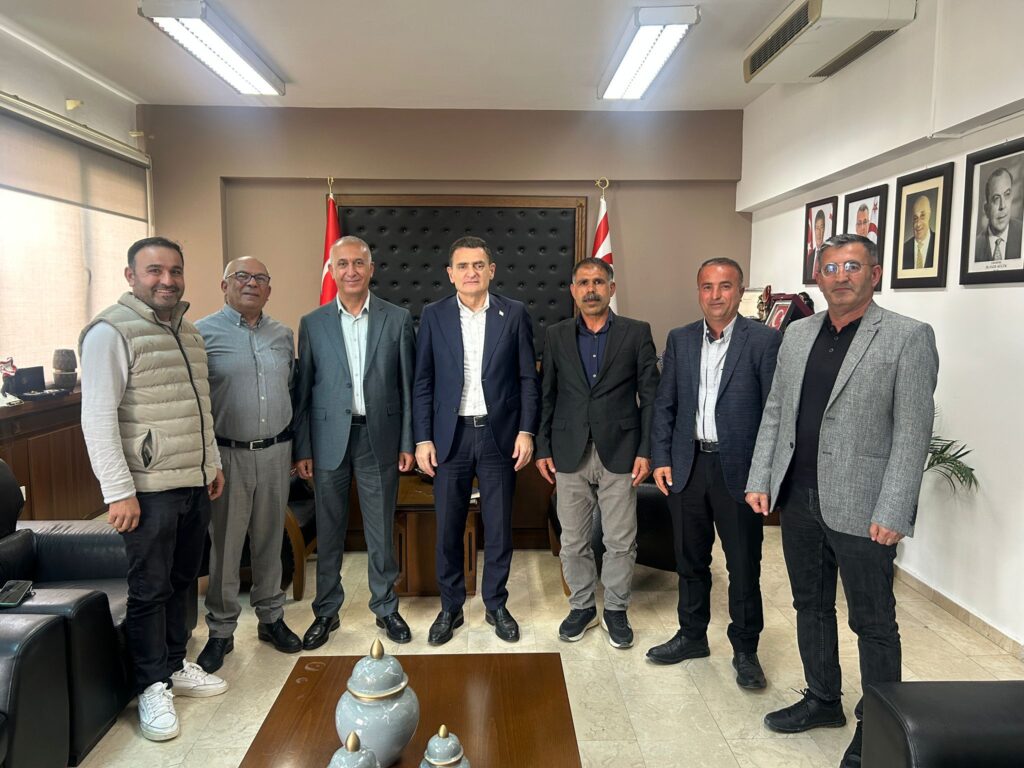 İçişleri Bakanı Oğuz, Alevi Kültür Merkezi heyetini kabul etti