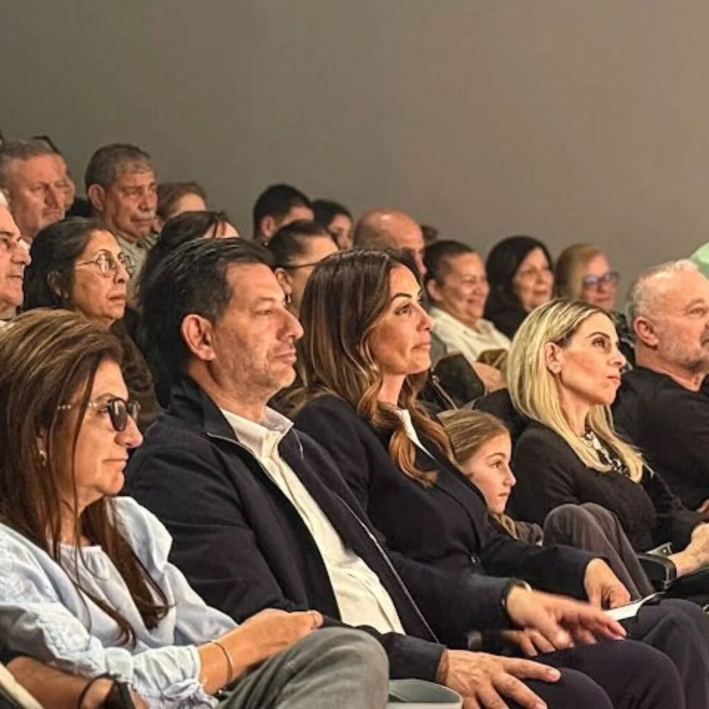 “Kozalar” oyunu Beşparmaklar Tiyatro Festivali’nde prömiyer yaptı