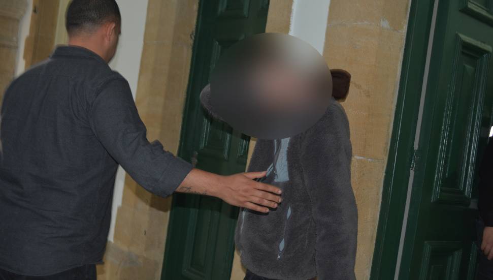 14 yaşındaki kız çocuğuna cinsel istismar!