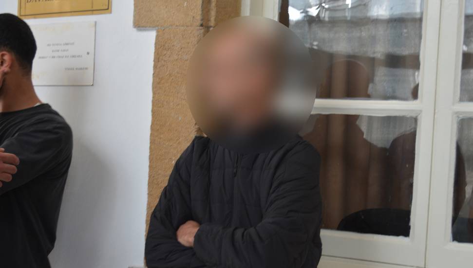 Sahte kimlikle ülkeye giriş yapmaya çalışan zanlıya ek tutukluluk