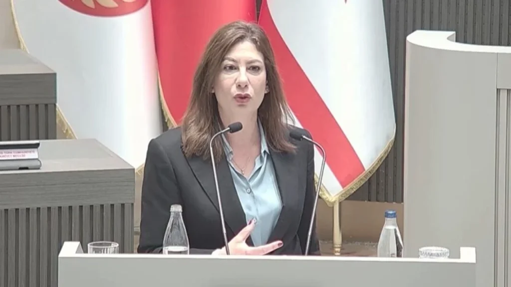 İncirli: “Berova hesap makinesi değil zaman makinesi kullanıyor!”