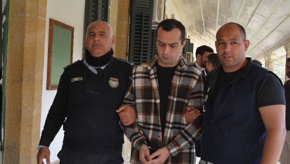 Ayakkabısının içinde 1 gram bulunmuştu: 1 ay hapis cezası aldı