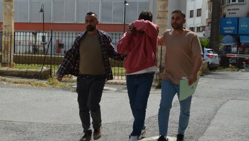 Üzerinde yaklaşık 25 gram uyuşturucu ile yakalandı