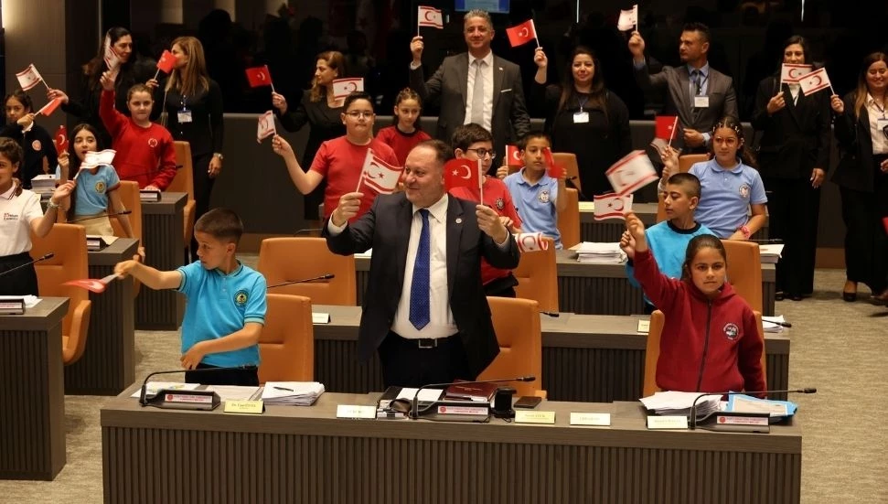 Genel Kurul koltuklarına bu kez çocuklar oturdu