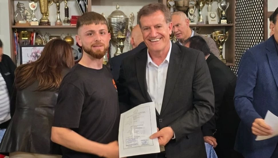 Arıklı: Kırsal kesim arsalarını verdik; 150’den fazla gencin yüzlerindeki mutluluk, görülmeye değerdi