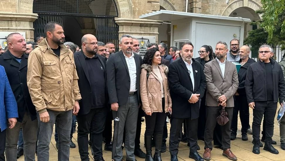 Sendikalar hayat pahalılığını düzenleyen yasa gücünde kararname için mahkemede