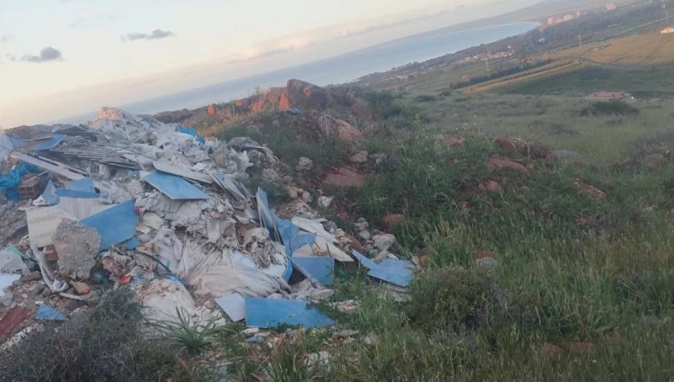 Lefke Çevre ve Ekoloji Derneği, Cengizköy’de moloz dökülen alanla ilgili yetkilileri göreve çağırdı