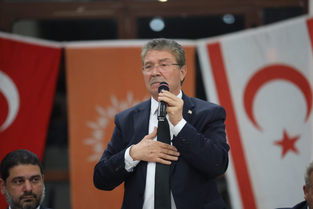 Üstel: Dev yol projeleri ve hastane yatırımları hız kesmeden sürüyor
