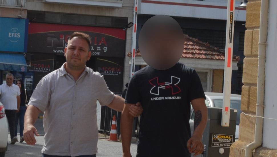 Sesli mesajla tehdit etti, ülkeye girerken tutuklandı