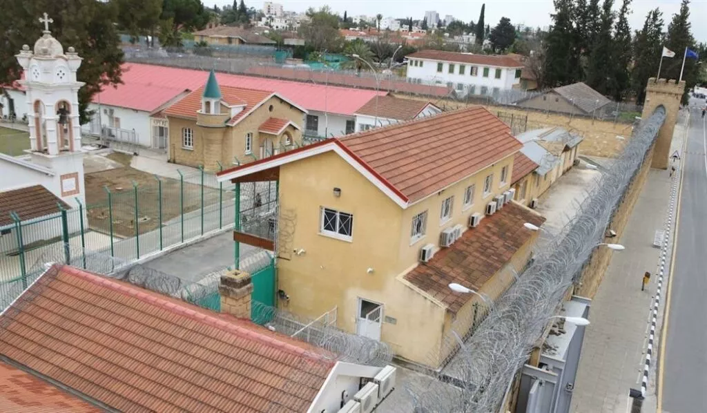 Rum Merkezi Cezaevi’nde gardiyanlar pazartesi greve gidecek