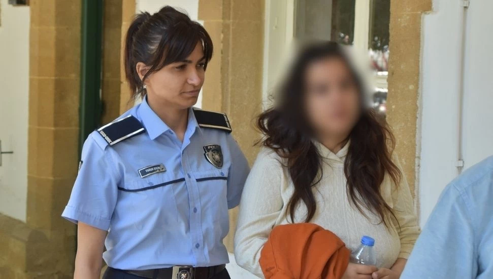 Ülkeden sahte pasaportla çıkış yaptı
