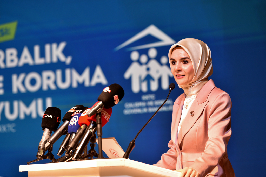 Göktaş: Çocukların, gençlerin ve ailelerin güvenle var olabileceği bir dijital ekosistem inşa etmek mümkün