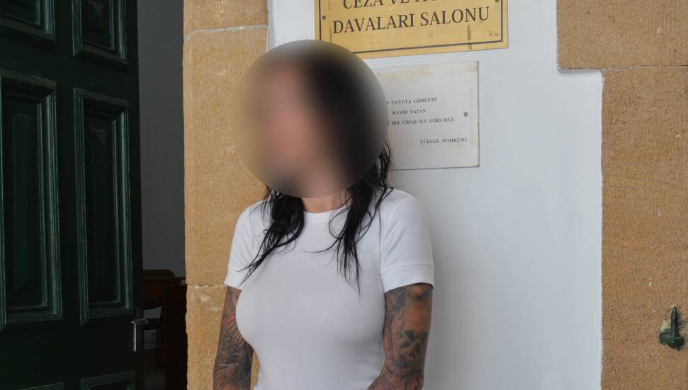 Eski erkek arkadaşına ait cinsel içerikli görüntüleri eşine gönderdi