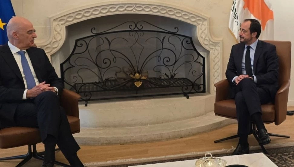 Hristodulidis, Yunan Savunma Bakanı Dendias’ı kabul etti