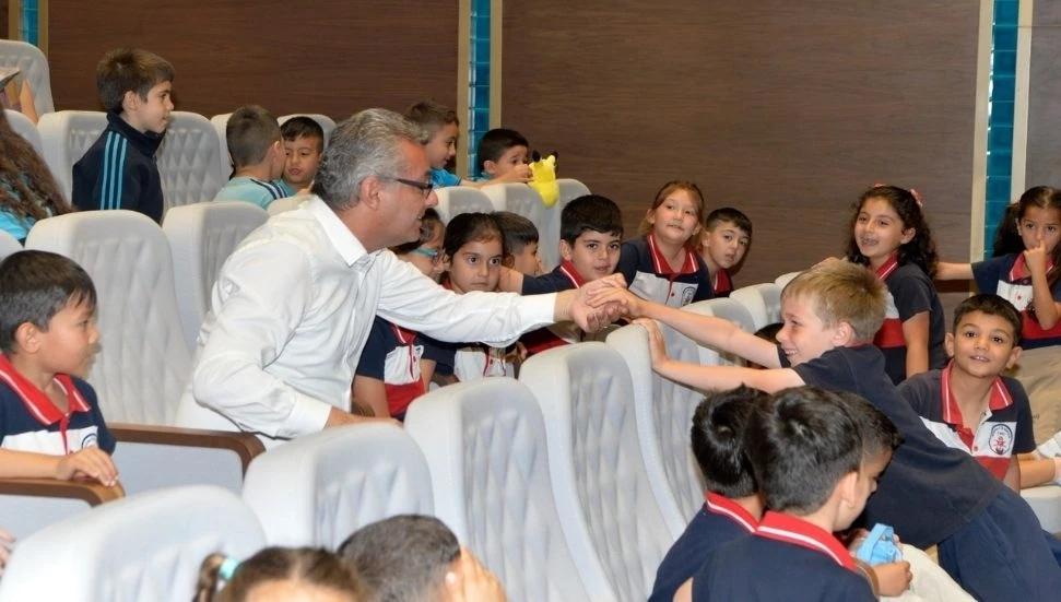Erhürman, Cumhurbaşkanlığı’nda düzenlenen Dünya Çocuk Günü etkinliğinde çocuklarla buluştu