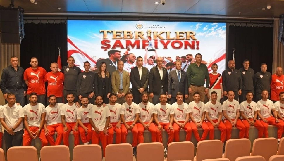 Üstel, CONIFA EURO 2026 şampiyonu KKTC A Milli Futbol Takımı’nı kabul etti