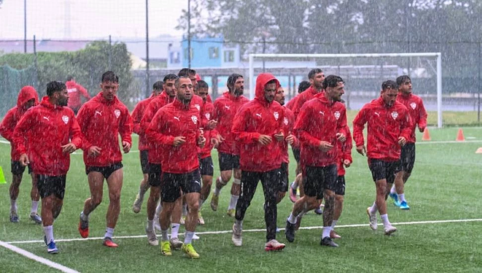 KKTC Milli Takımı yağmur altında Kanton Ticino maçına hazırlandı