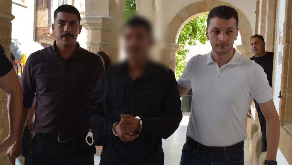 Kardeşinin omzunu alkol şişesi ile kesti: 1 ay tutuklu kalacak