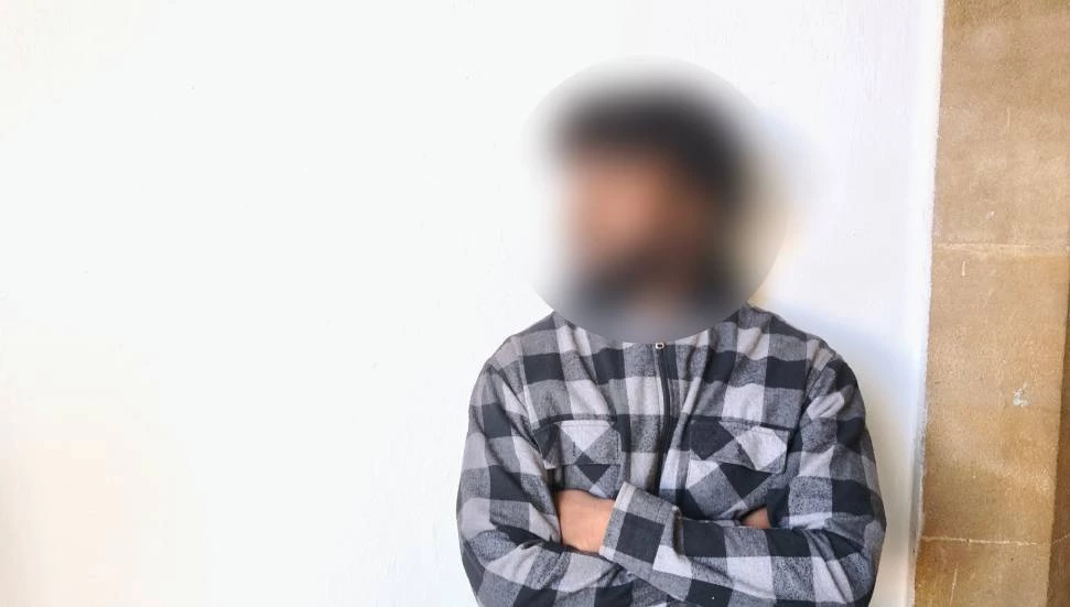 İç çamaşırına sakladığı iki sigara kutusundan 18 gram uyuşturucu çıktı
