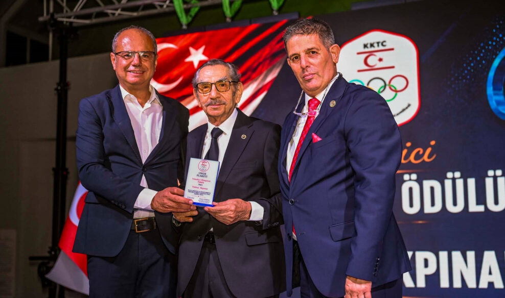 Milli Olimpiyat Komitesi spora katkı sağlayan isimleri ödüllendirdi