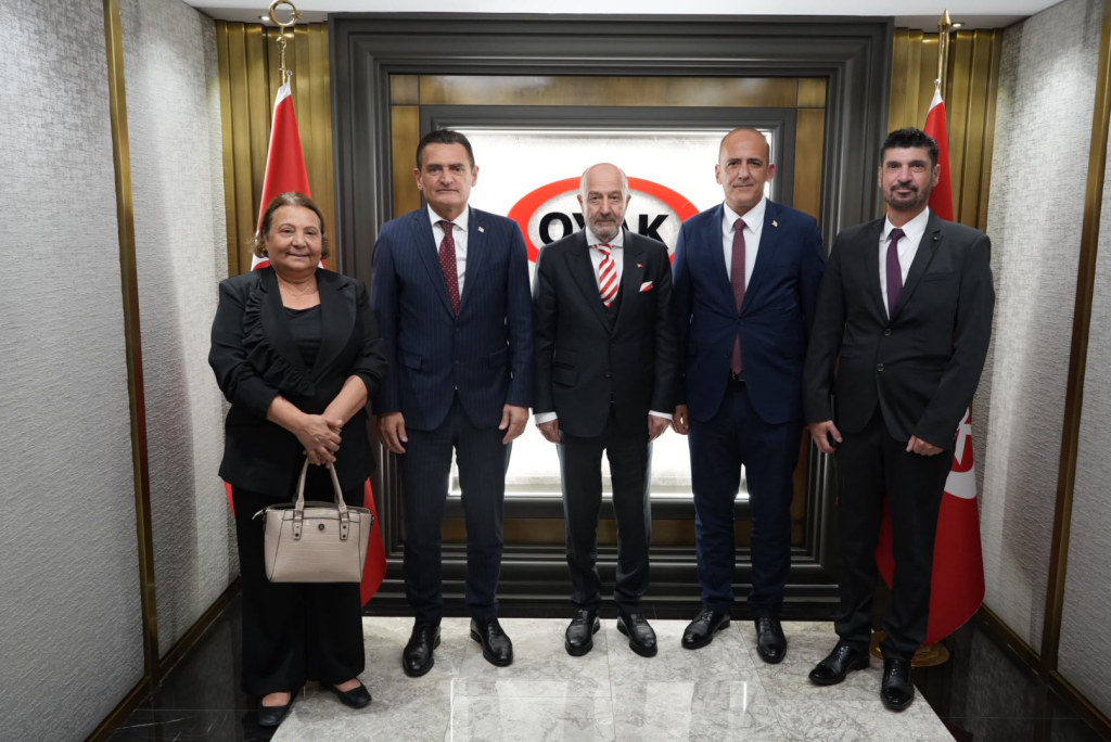 Bakan Oğuz, Ankara’da Emekli Korgeneral Aksakallı’yı ziyaret etti