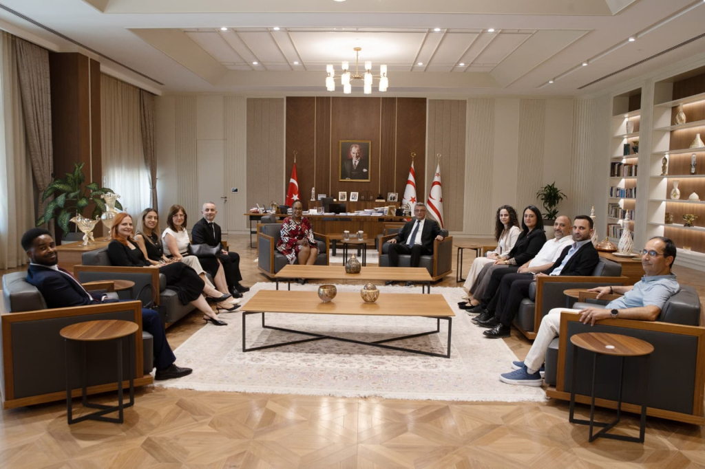Erhürman, Dünya Tabipler Birliği Başkanı Dr. Jacqueline Kitulu’yu kabul etti