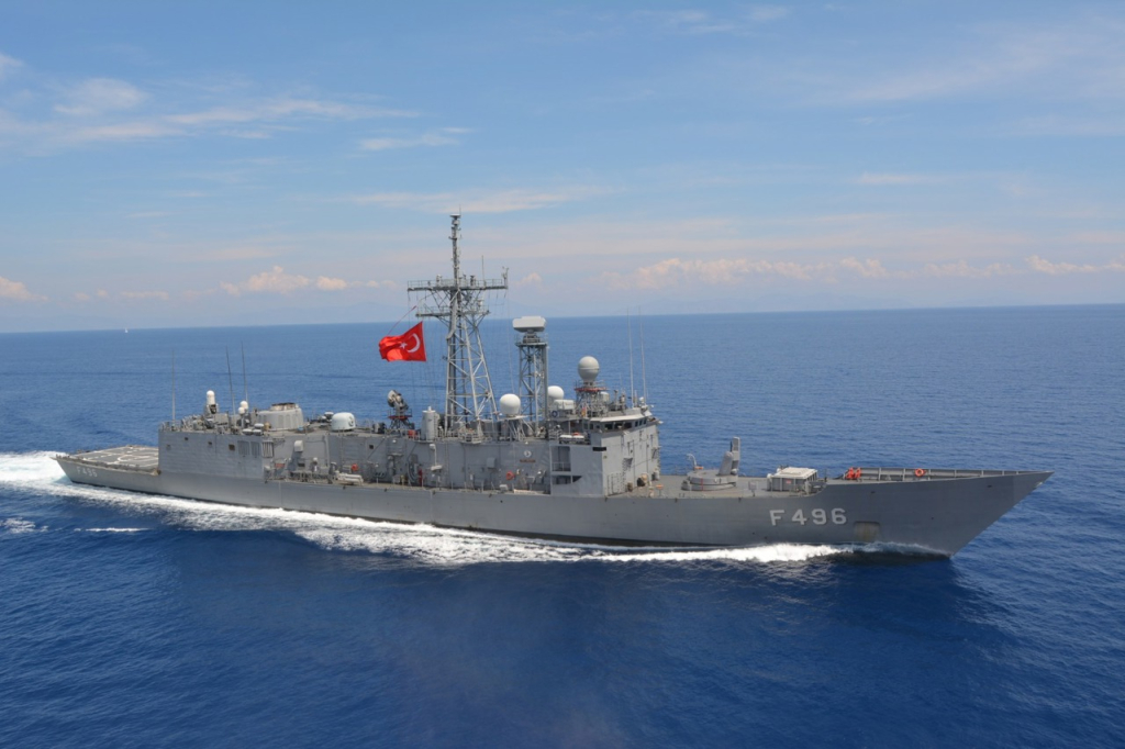 Savaş gemileri 20 Temmuz vesilesiyle halkın ziyaretine açıldı