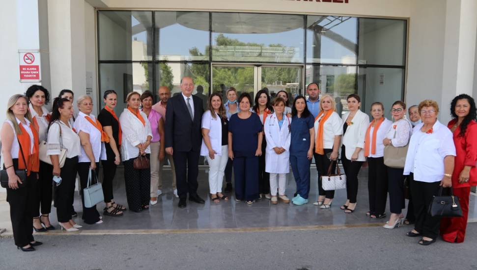 Zerrin Üstel’den çocuklara anlamlı ziyaret